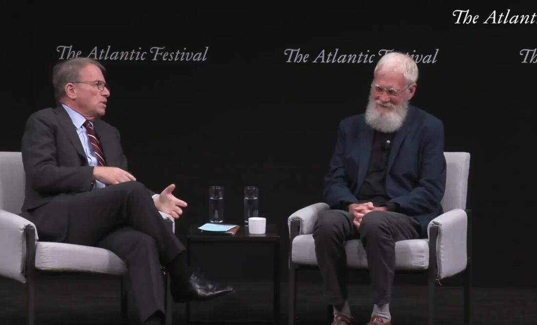 Jeffrey Goldberg (izq) y David Letterman (der) durante The Atlantic Festival 2025. (18/09/25) Foto: Captura de video