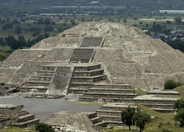 Confirman existencia de una cámara bajo la Pirámide de la Luna