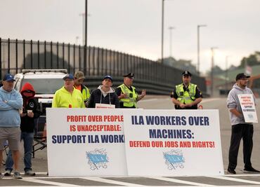 Comienza huelga en los principales puertos de Estados Unidos; Biden pide negociar de buena fe y de forma justa