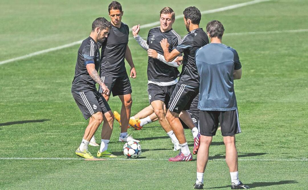 Tony Kroos podría volver al medio campo blanco y Javier Hernández seguiría de titular, pese al regreso de Benzema