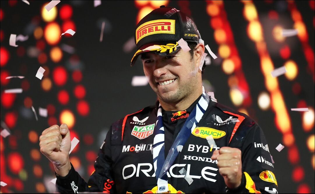 Checo Pérez festeja un podio en la F1 - FOTO: @SChecoPerez