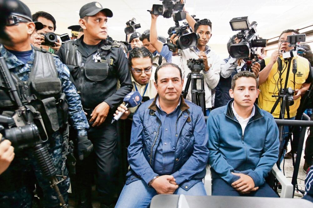 Acusados. Samuel Morales y su sobrino José Manuel, durante una audiencia en la corte, en enero pasado. (MOISÉS CASTILLO. AP)