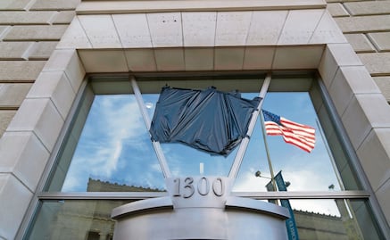 Jueces frenan unas órdenes ejecutivas de Donald Trump