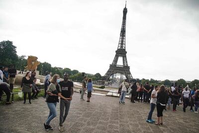 Torre Eiffel reabre tras cierre de más de tres meses por pandemia de coronavirus
