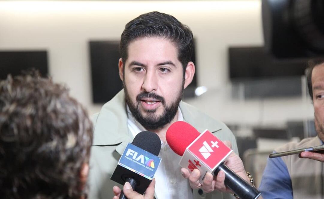 Diputado de Morena, Hamlet Almaguer García, en entrevista con medios. Foto: Especial