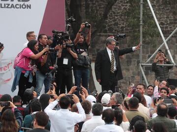 "Si las encuestas son reales, vamos a dar la sorpresa", dice Monreal al cierre de su campaña