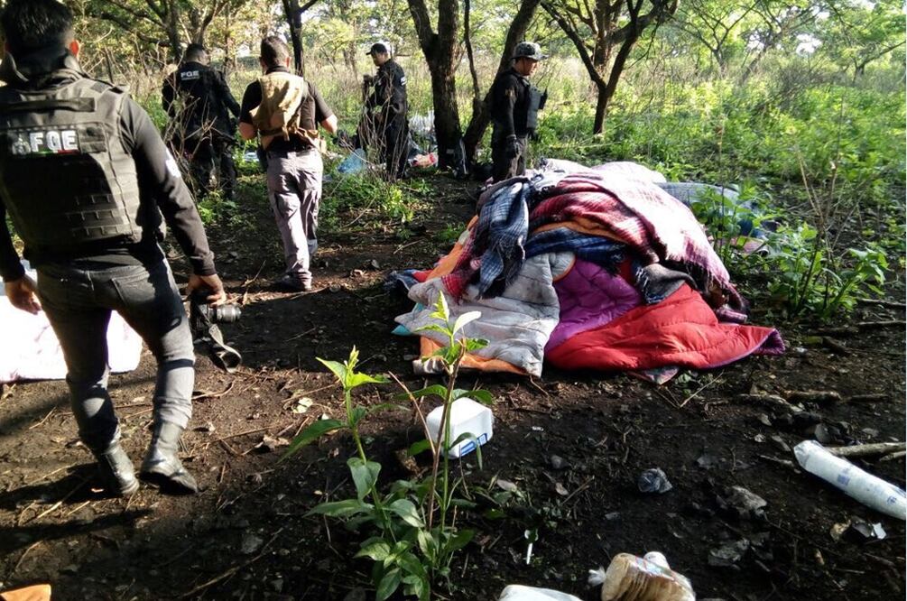 La célula que se encargaba de los campamentos de adiestramiento en Tala y reclutaba con engaños a nuevos sicarios, obligándolos a integrarse a las filas del Cártel Jalisco Nueva Generación (CJNG) bajo amenaza de muerte para ellos y sus familias, es calificada como la más sanguinaria del grupo delictivo por la Fiscalía General del Estado