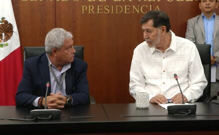 "Llama a tu pin... Presidente"; la agresión que recibió Noroña en el AICM y derivó en disculpa pública