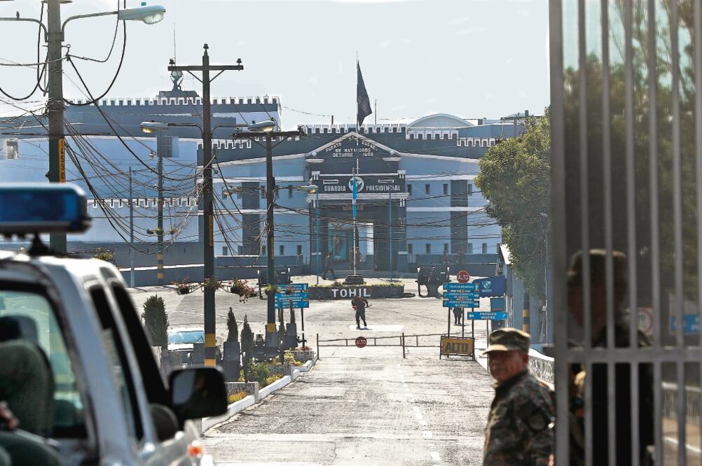 El penal de Matamoros está insertado en el reducto de una fortificación militar en la capital guatemalteca; ahí el ex gobernador de Veracruz espera a que avance el proceso judicial en el que se decidirá si se le extradita o no a México. (LUIS CORTÉS )