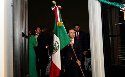 En medio de la lluvia, cientos de sonorenses celebran el Grito de Independencia