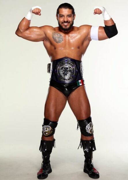 Santos Escobar defiende el 'Legado del Fantasma' sin titubear