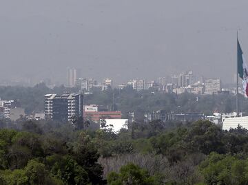 ¿Cómo se mide el índice de calidad del aire y la radiación UV?