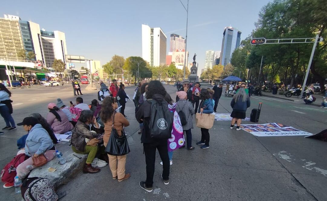 Familiares de personas desaparecidas bloquearon Paseo de la Reforma e Insurgentes. Foto: Fernanda Rojas / EL UNIVERSAL