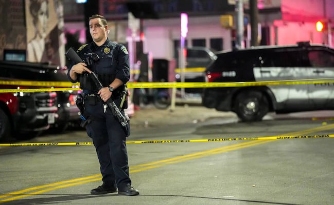 Tirador de bar de Texas había expresado “sentimientos a favor del régimen iraní”; FBI investiga posible “acto de terrorismo”