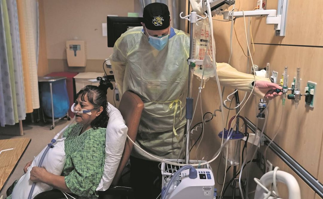 Un millón de casos al día puede haber en EU, alertó el director saliente de los Institutos Nacionales de Salud, Francis Collins. FOTO: JAE C. HONG. AP