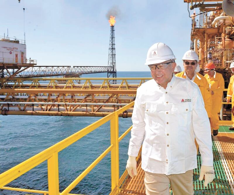 El presidente Andrés Manuel López Obrador durante su último recorrido en campos petroleros de Campeche. PRESIDENCIA