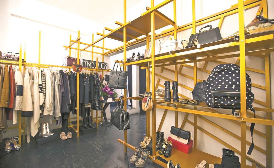 Antes de la pandemia, las bolsas, zapatos y vestidos se vendían más; ahora son bolsas y tenis. Foto: Archivo. EL UNIVERSAL