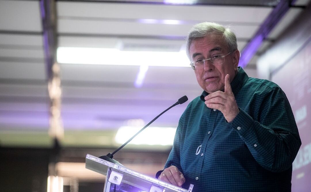 El gobernador Rubén Rocha advirtió que no va aceptar que algún miembro de su gabinete tenga abiertos juicios judiciales contra periodistas. Foto: Especial