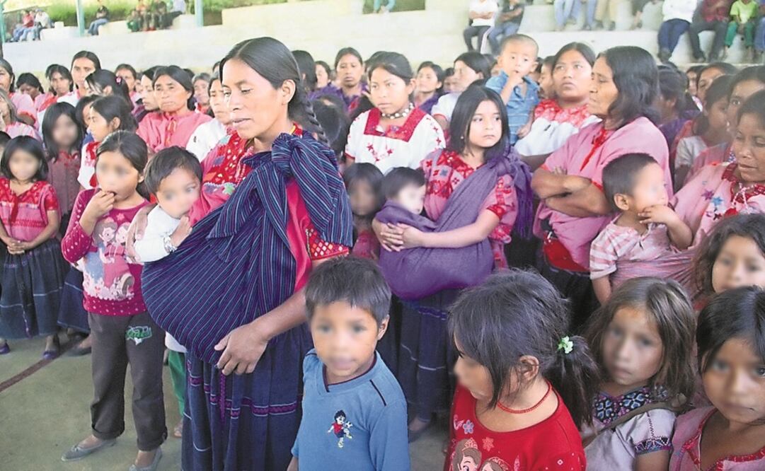María Pérez Pérez, junto con sus 11 hijos, es una de las mujeres que tienen temor de que los menores sean alcanzados por una bala. Foto: MARÍA DE JESÚS PETERS. EL UNIVERSAL