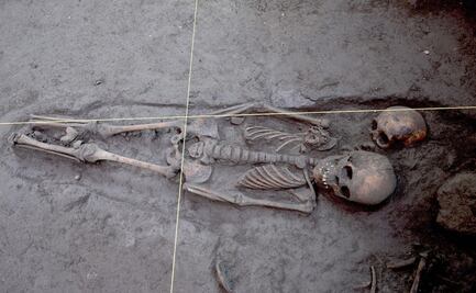 Localizan 17 entierros y restos de construcciones prehispánicas en Xochimilco