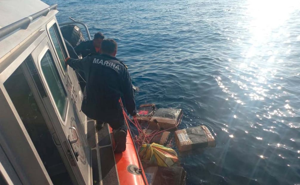 El aseguramiento fue de 78 bultos embalados en bolsas color negro, que contenían un total de dos mil 155 paquetes de polvo blanco. Foto: Especial