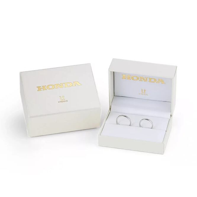 Hechos de platino con un aspecto sencillo