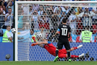 Halldórsson, el guardameta que atajó un penal a Messi y es director de cine