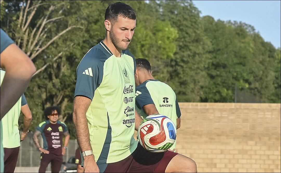 Santiago Giménez habla tras goleada de Colombia / Foto: Imago7