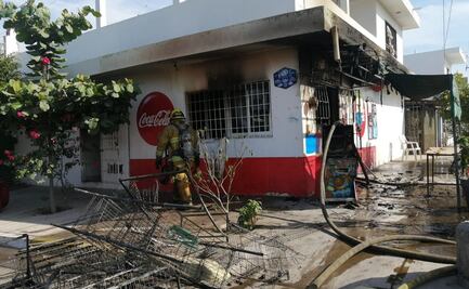 Se incendia tienda de abarrotes que almacenaba pirotecnia en Culiacán, Sinaloa