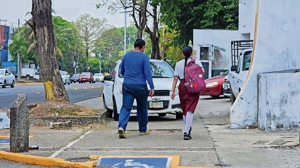 Retiran a niños de las escuelas por mensajes en redes sociales