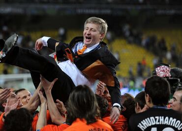 Quiénes son los hombres más ricos de Ucrania (y por qué Zelensky quiere "desoligarquizar" el país)