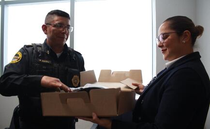 Regalan botas nuevas a policía que fue fotografiado descalzo