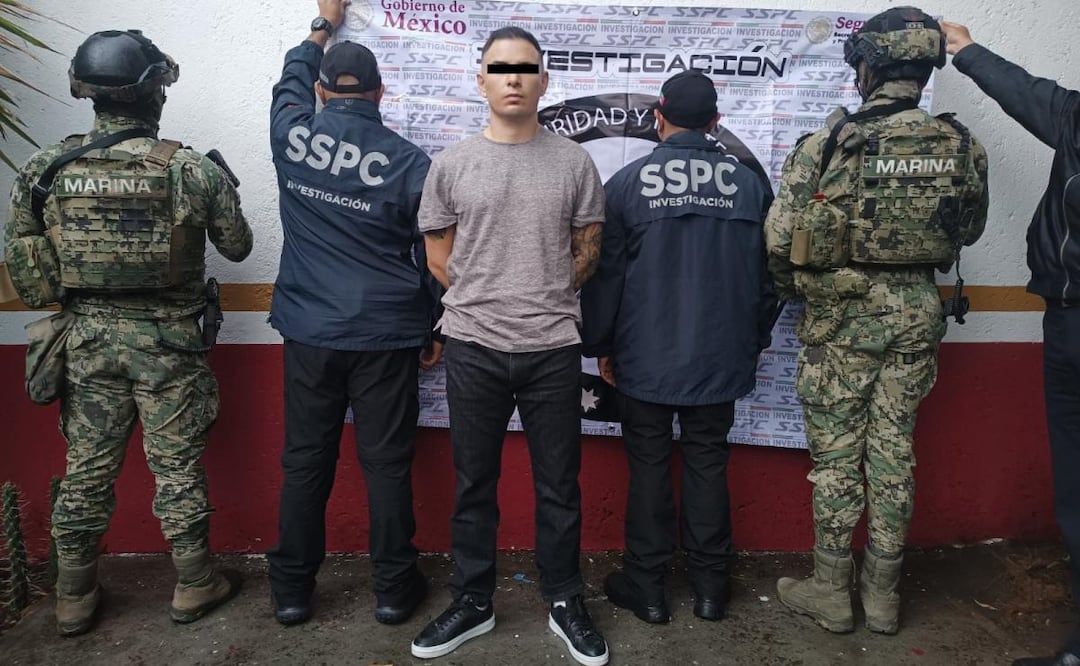Detienen en CDMX a Juan Carlos “N”, alias "Lobo Menor", líder del grupo delictivo “Los Lobos” con presencia en Ecuador (18/03/2026). Foto: Especial