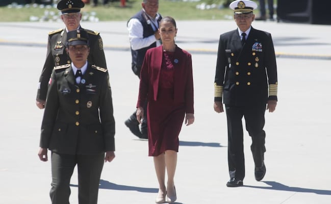 Sheinbaum: Fuerzas Armadas garantizan que México decida su destino ante presiones globales; nacieron para defender la soberanía, dice