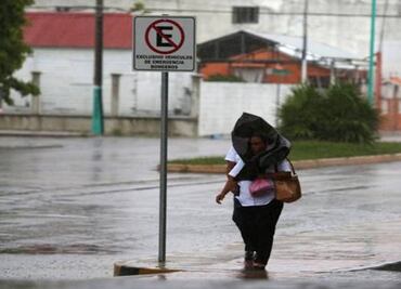 Tropical Storm Earl moves inland over southeastern Mexico