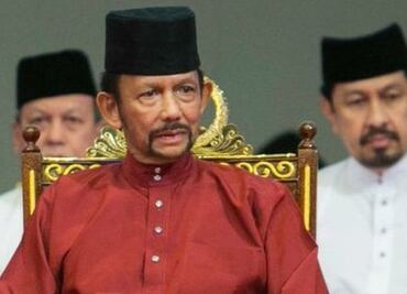 Hassanal Bolkiah, el multimillonario sultán que aprobó castigar a homosexuales en Brunéi