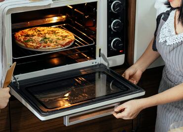 ¿Se ensució el doble cristal de tu horno?; este truco es la respuesta para una correcta limpieza