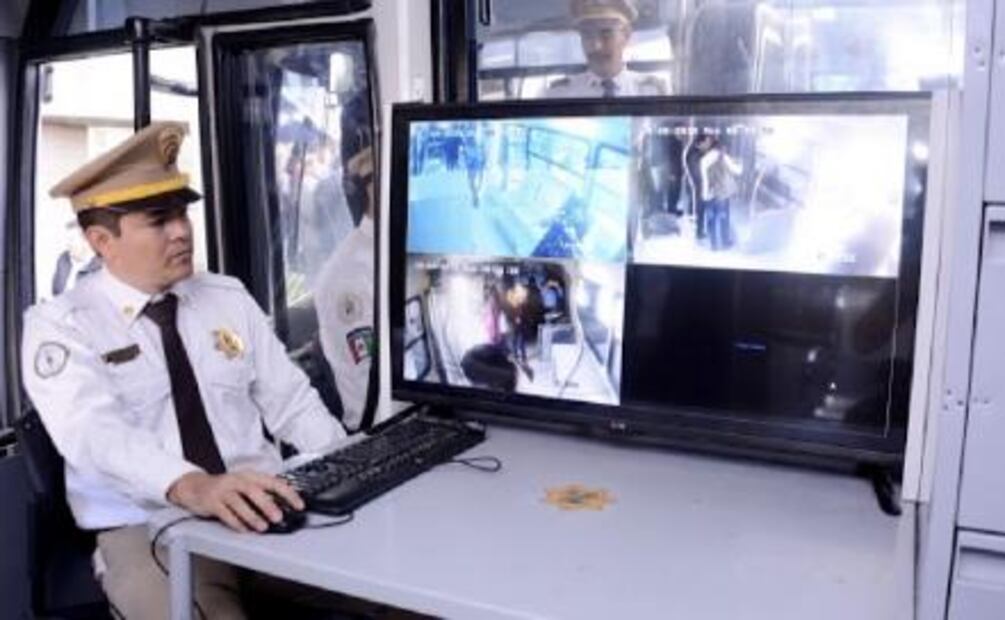 Presentan unidad móvil de policía en León, Guanajuato