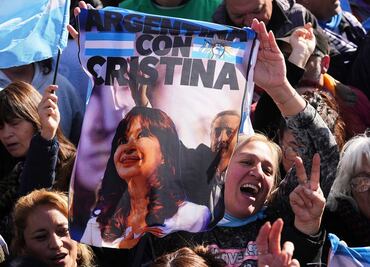 "Pueden encerrarme a mí, pero no a todo el pueblo": Cristina Kirchner; no sale al balcón para agradecer a seguidores
