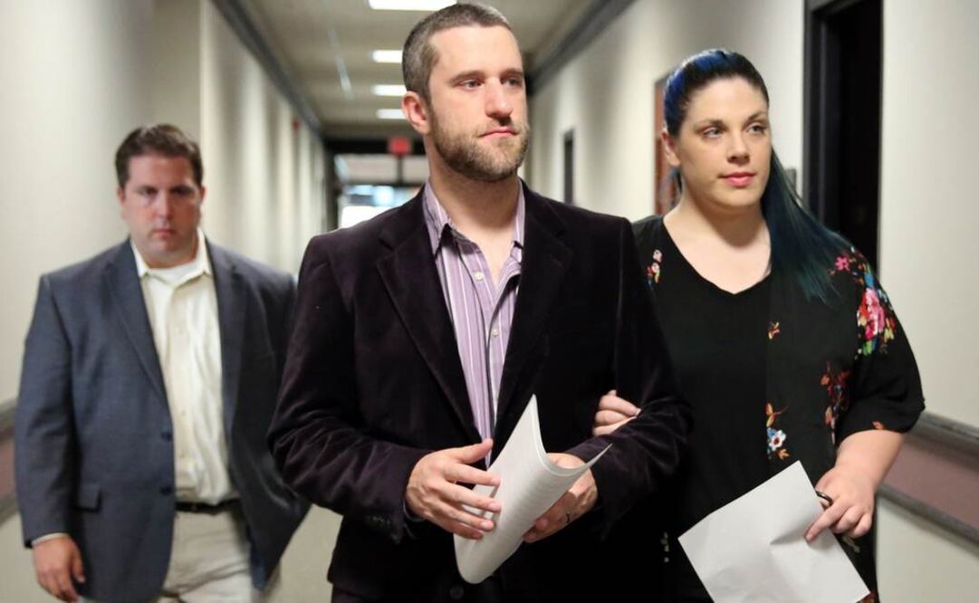 Diamond es captado al entrar al Centro de Justicia de Ozaukee, acompañado por su prometida Amanda Schutz Foto:AP