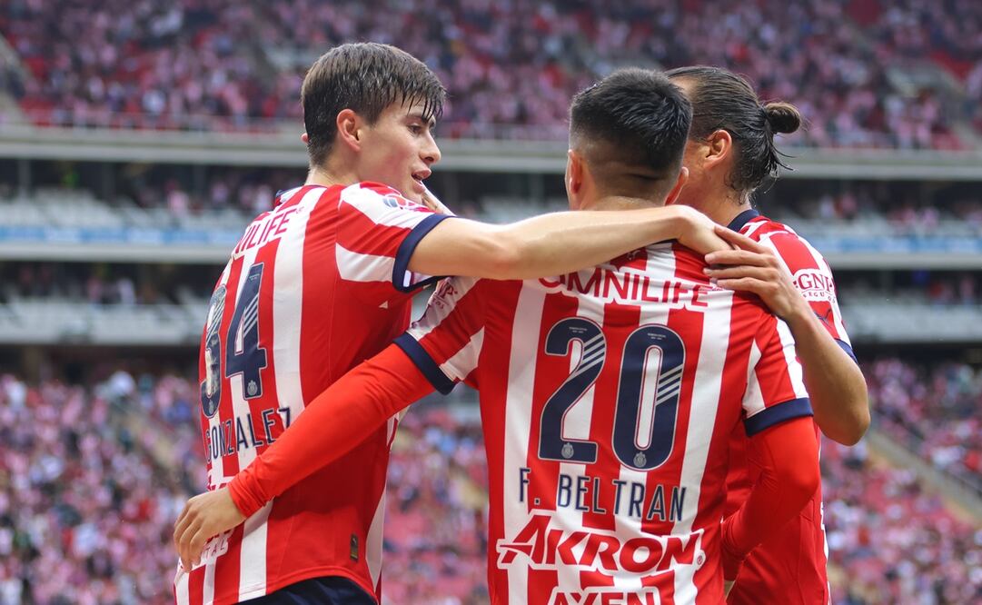 Chivas en festejo, tras golear a FC Juárez en la sexta fecha del Apertura 2024 - Foto: Imago7