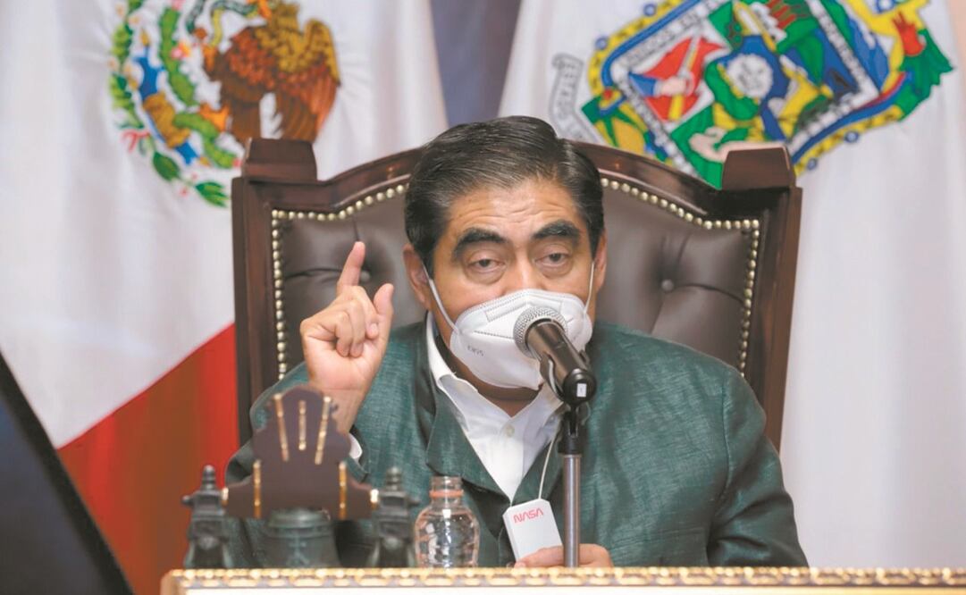 El gobernador Miguel Barbosa asegura que se destinarán los recursos necesarios para ayudar a los poblanos a recuperarse. Foto: ESPECIAL