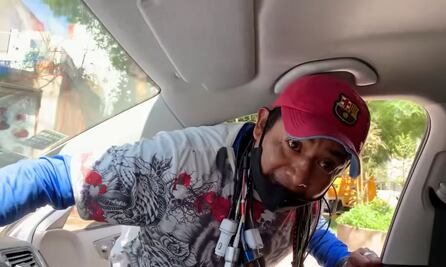 Video. “Ahora me la compras a huevo”, ambulante intenta golpear a conductor que no quiso adquirir su producto