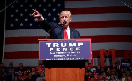 Trump denuncia que funcionarios de Obama trabajan para proteger a Clinton 