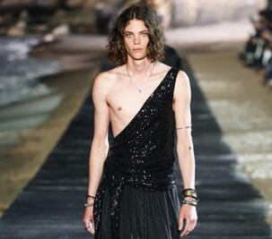 Saint Laurent x Havaianas: las sandalias más controversiales de la temporada