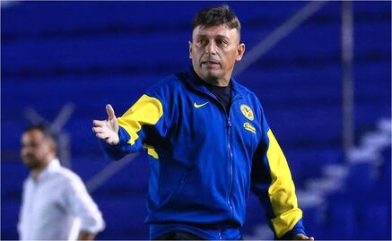 Ángel Villacampa, técnico del América Femenil, sorprende con su cambio de look; ¿por qué lo hizo?