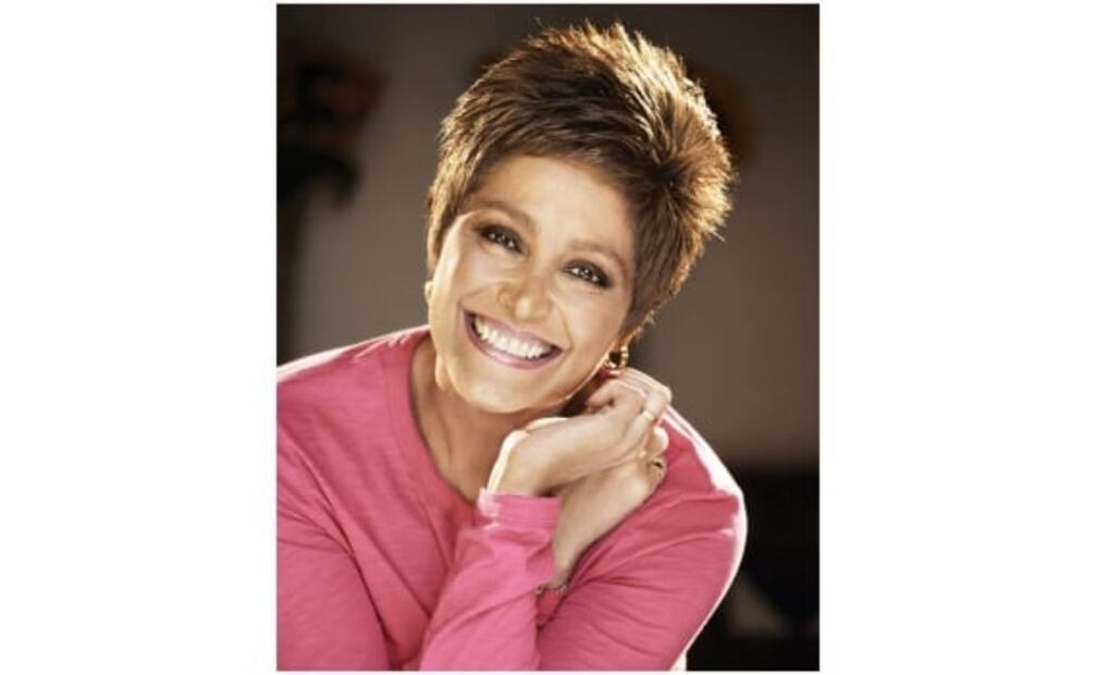 Daniela Romo cumple 63 años, así ha cambiado la cantante de la larga cabellera