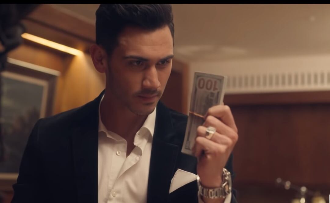 Alejandro Puente da vida a “Santi Caballero” en la serie de Netflix "El club". Foto: Captura tráiler "El Club"