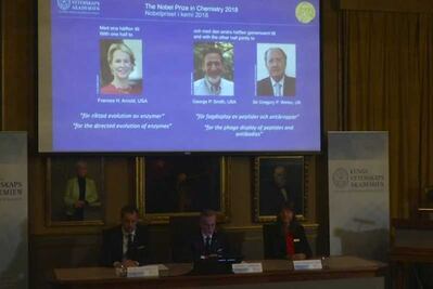 Ganan tres científicos Premio Nobel de Química por desarrollo de proteínas