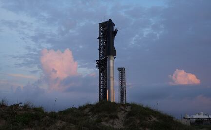 SpaceX lanza el cohete más grande del mundo en un vuelo de prueba exitoso